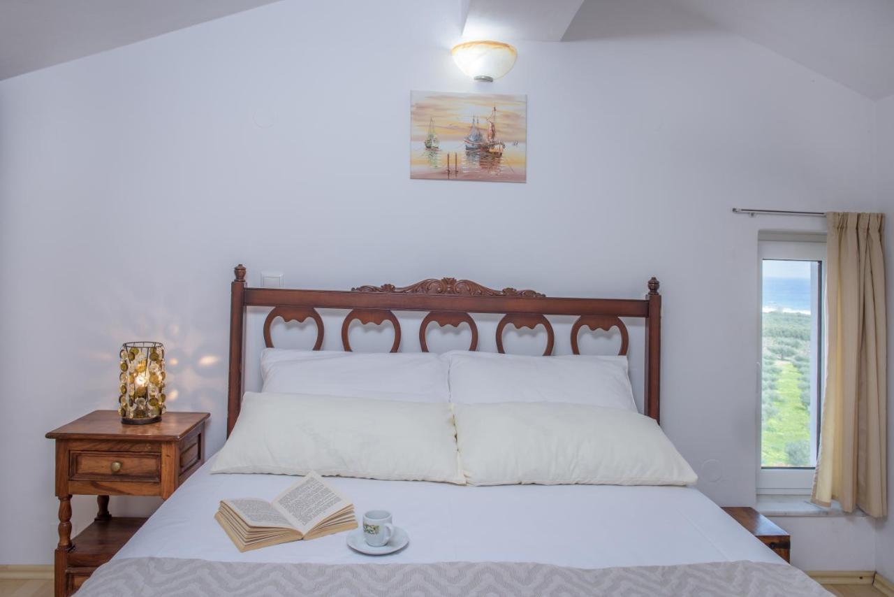 Holiday home Thea